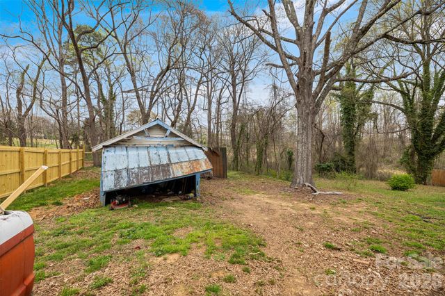 502 Fayetteville Avenue, Statesville, NC 28677