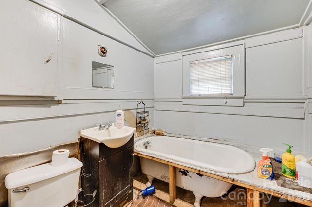 502 Fayetteville Avenue, Statesville, NC 28677