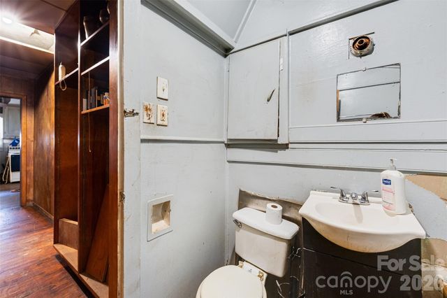 502 Fayetteville Avenue, Statesville, NC 28677