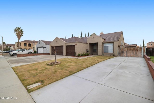 38814 Barrington Street, Palmdale, CA 93551