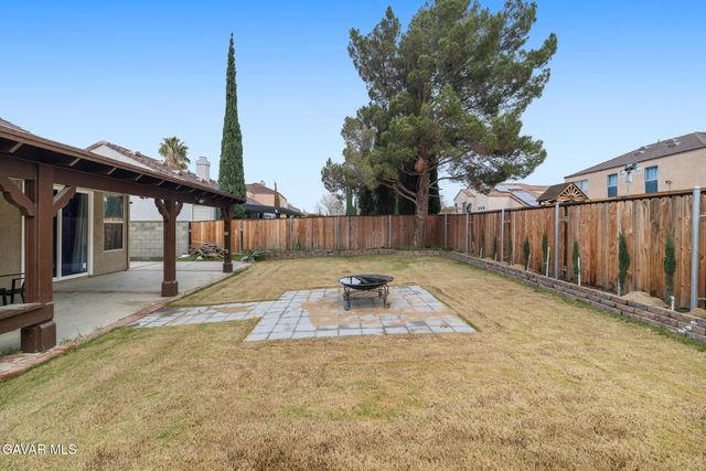 38814 Barrington Street, Palmdale, CA 93551