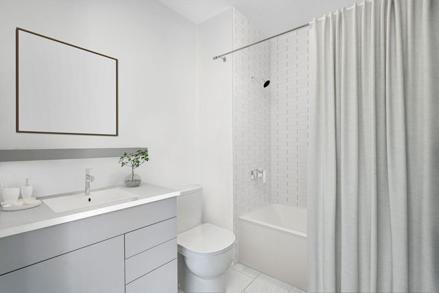 40 Centre St 602, Brookline, MA 02446