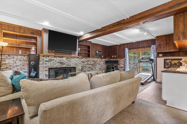 W153N9940 Neptune DRIVE, Germantown, WI 53022