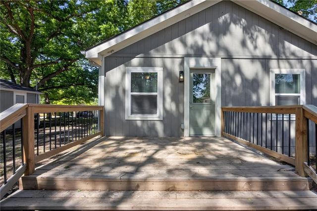 2715 S 37th Street, Kansas City, KS 66106