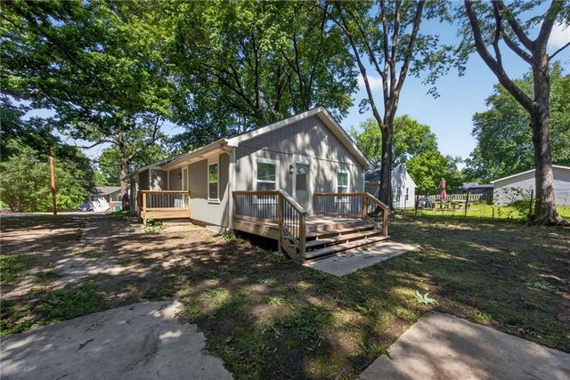 2715 S 37th Street, Kansas City, KS 66106
