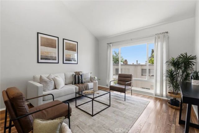 8034 Linda Vista 2Q, San Diego, CA 92111