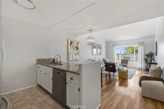8034 Linda Vista 2Q, San Diego, CA 92111