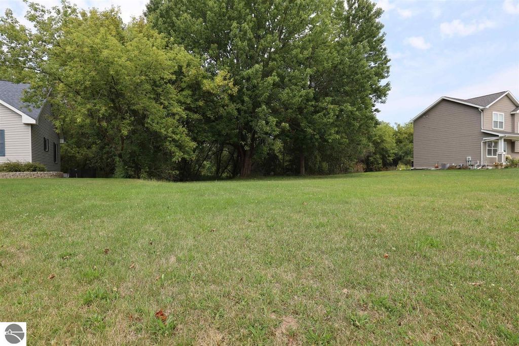 Image 3 of property listing at 311 Red Maple Lane, Shepherd, MI 48883