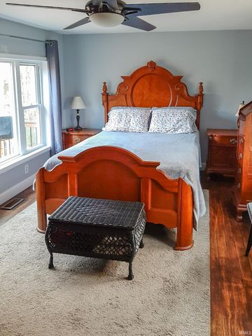 841 W Airport Road, Vincennes, IN 47591