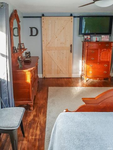 841 W Airport Road, Vincennes, IN 47591