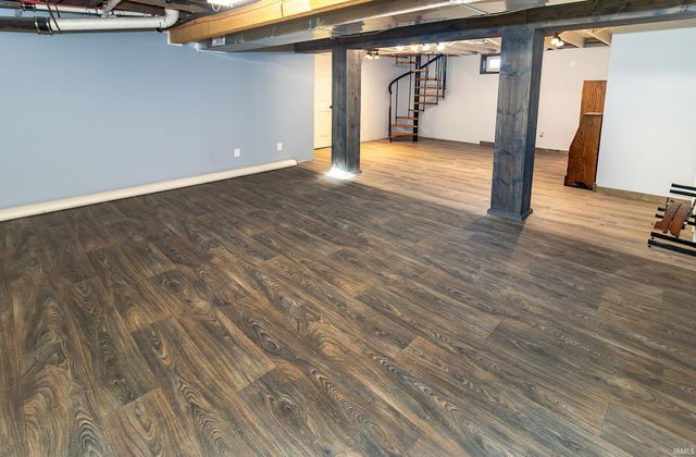 841 W Airport Road, Vincennes, IN 47591