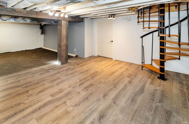 841 W Airport Road, Vincennes, IN 47591