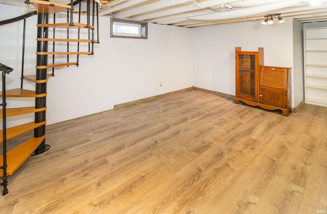 841 W Airport Road, Vincennes, IN 47591