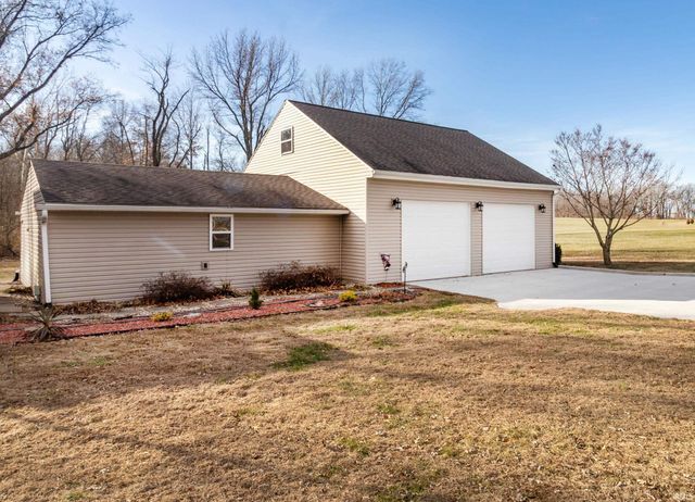 841 W Airport Road, Vincennes, IN 47591