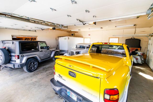 841 W Airport Road, Vincennes, IN 47591