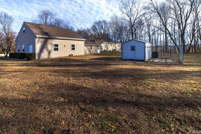 841 W Airport Road, Vincennes, IN 47591