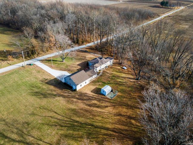 841 W Airport Road, Vincennes, IN 47591