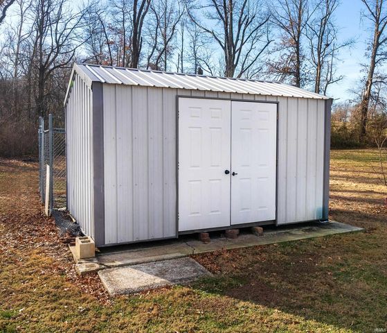 841 W Airport Road, Vincennes, IN 47591