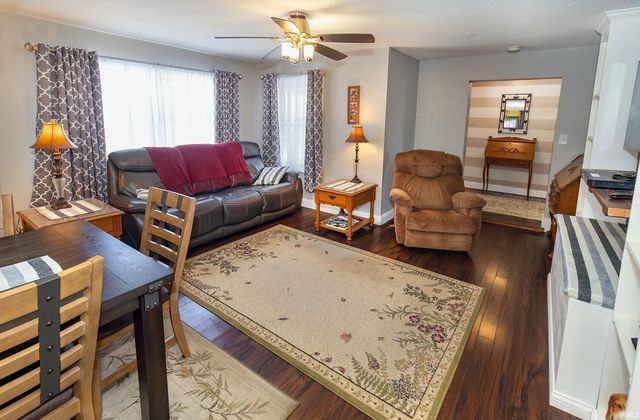 841 W Airport Road, Vincennes, IN 47591