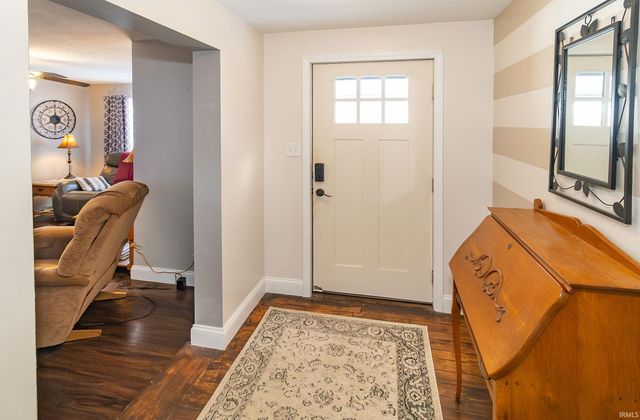 841 W Airport Road, Vincennes, IN 47591