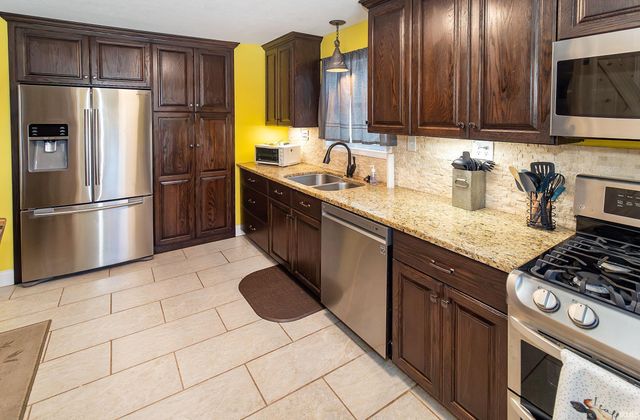 841 W Airport Road, Vincennes, IN 47591