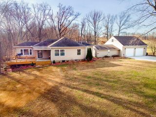 841 W Airport Road, Vincennes, IN 47591