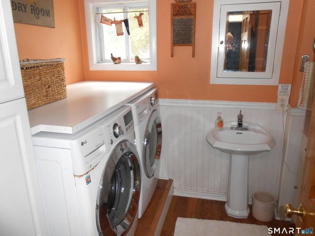13 Burritt Place, Naugatuck, CT 06770