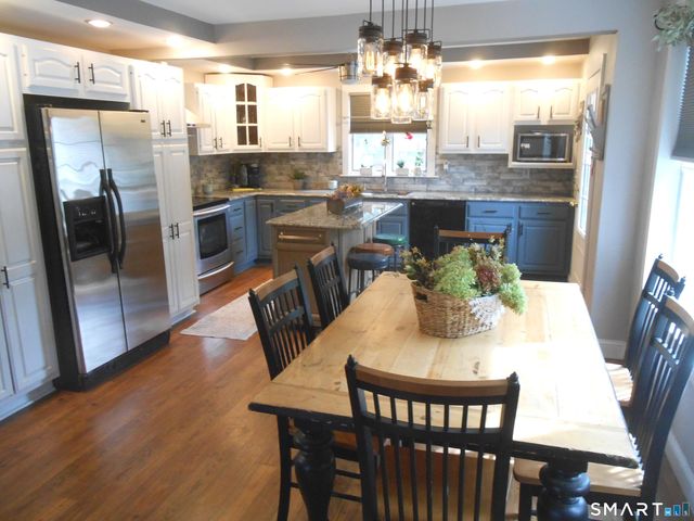 13 Burritt Place, Naugatuck, CT 06770