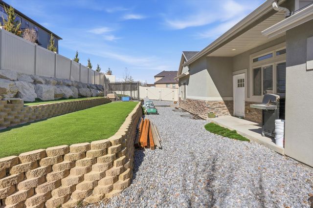 3761 S SPINNAKER BAY DR, Saratoga Springs, UT 84045