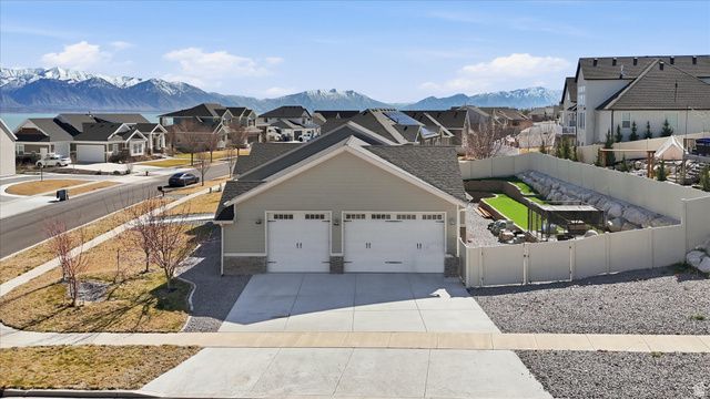 3761 S SPINNAKER BAY DR, Saratoga Springs, UT 84045