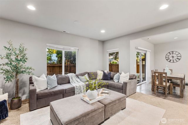 3725 200th Place SE, Bothell, WA 98012