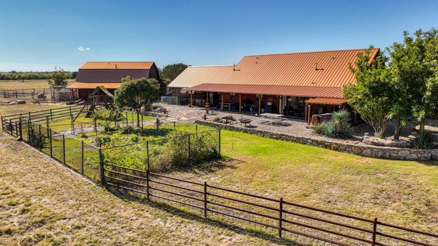 1040 Enchanted Rock Court, Possum Kingdom Lake, TX 76449