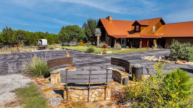 1040 Enchanted Rock Court, Possum Kingdom Lake, TX 76449