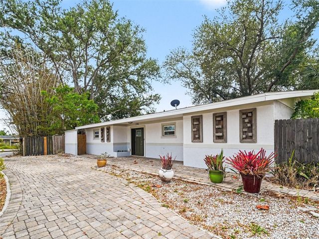 2746 HIBISCUS STREET, Sarasota, FL 34239