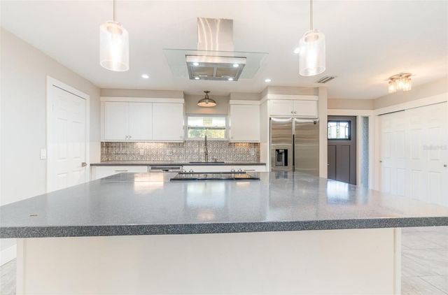 2746 HIBISCUS STREET, Sarasota, FL 34239