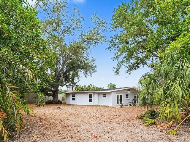 2746 HIBISCUS STREET, Sarasota, FL 34239