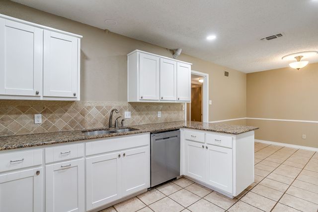 5716 Tumbleweed Court, Arlington, TX 76017
