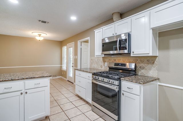 5716 Tumbleweed Court, Arlington, TX 76017