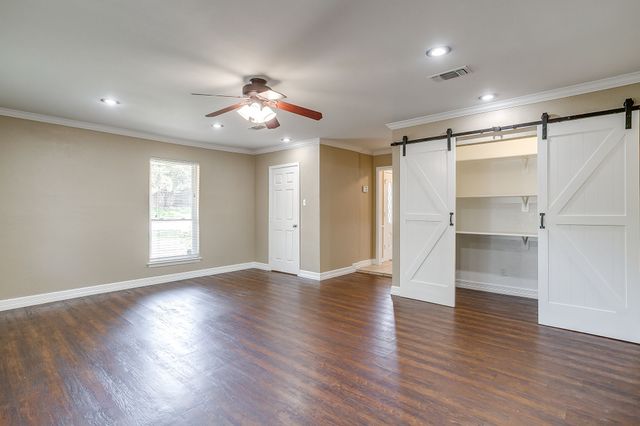 5716 Tumbleweed Court, Arlington, TX 76017
