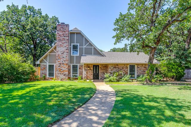 5716 Tumbleweed Court, Arlington, TX 76017
