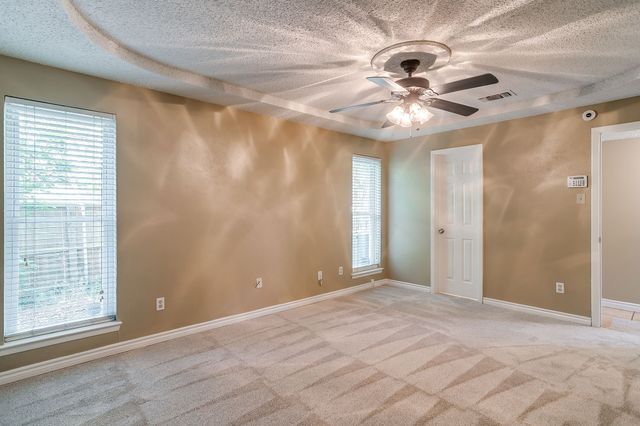 5716 Tumbleweed Court, Arlington, TX 76017