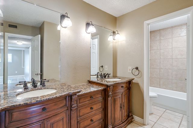 5716 Tumbleweed Court, Arlington, TX 76017