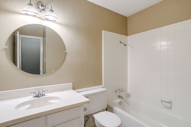 5716 Tumbleweed Court, Arlington, TX 76017