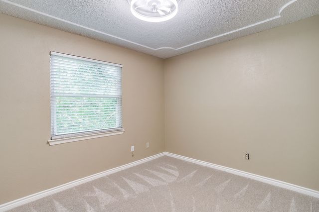 5716 Tumbleweed Court, Arlington, TX 76017