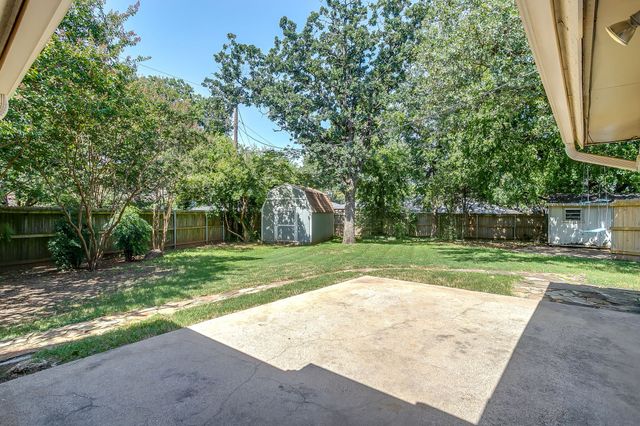5716 Tumbleweed Court, Arlington, TX 76017