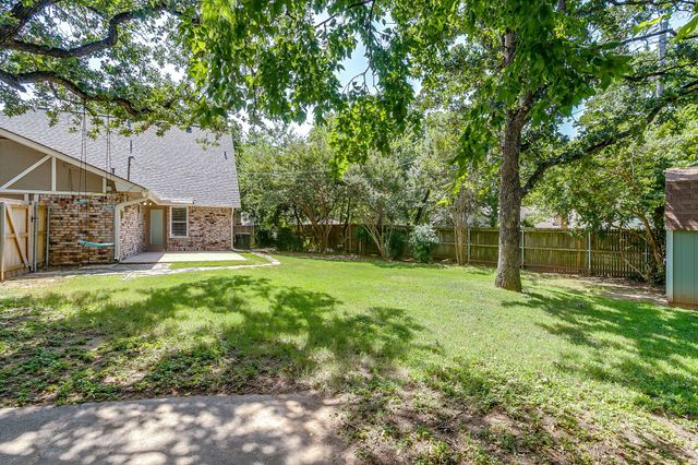 5716 Tumbleweed Court, Arlington, TX 76017
