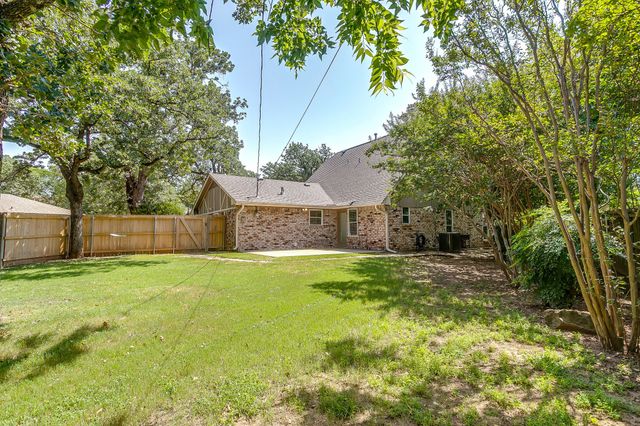 5716 Tumbleweed Court, Arlington, TX 76017