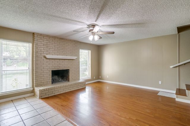 5716 Tumbleweed Court, Arlington, TX 76017