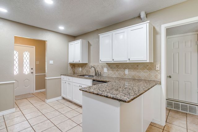 5716 Tumbleweed Court, Arlington, TX 76017