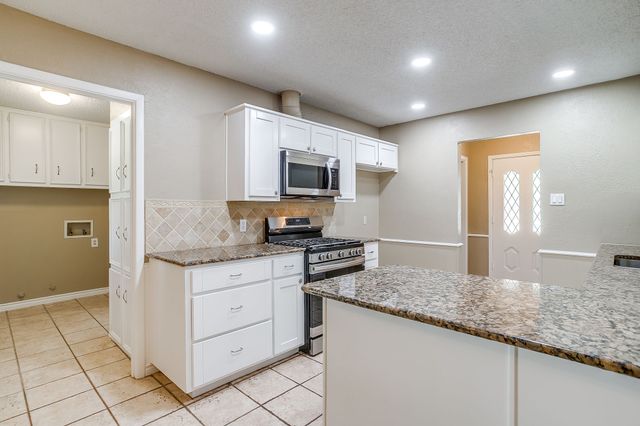 5716 Tumbleweed Court, Arlington, TX 76017